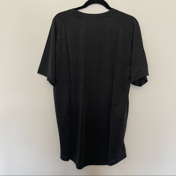 New in package actively black marble mens statement performance tee - Picture 3 of 3